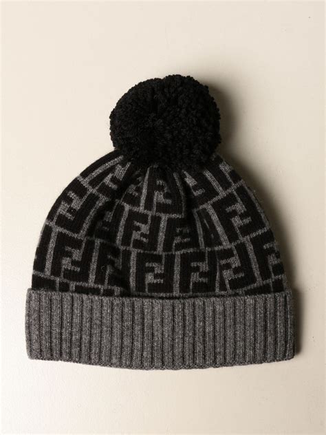 Cappelli Fendi da uomo .